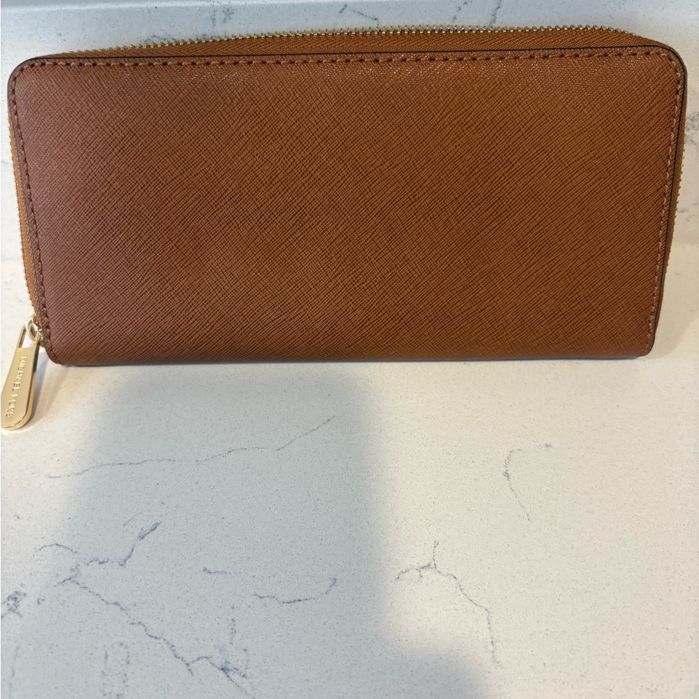 MICHAEL KORS Brown Saffiano Zip Around clutch Wallet - Picture 3 of 8